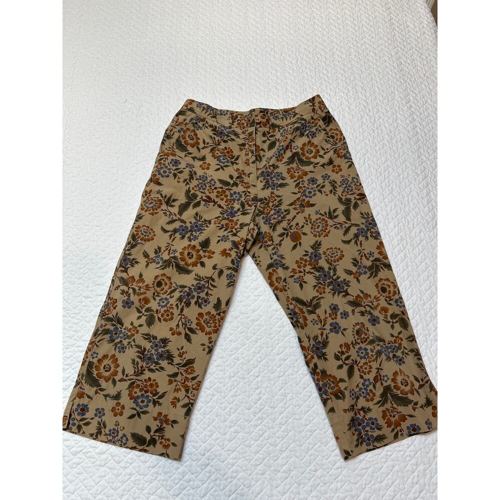 OLD MONEY VTG RALPH LAUREN FLORAL
CAPRIS / 100% Cotton. Size - 10